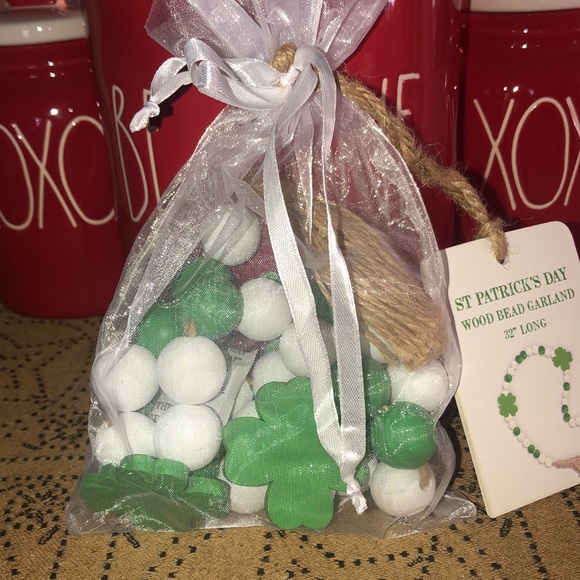 St Patrick’s Day Shamrock Wood Bead Garland 32” Long - Picture 3 of 4